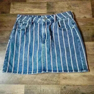 PacSun Red, White, & Blue Denim Skirt Size 26